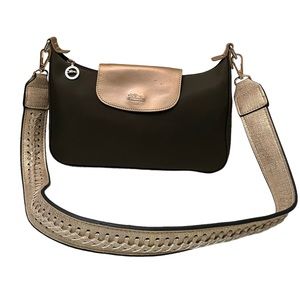 Green/Gold shoulder purse.